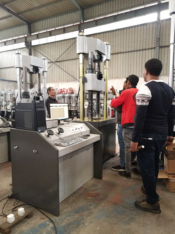 济南91香蕉视频在线国外客户到厂验收试验机设备